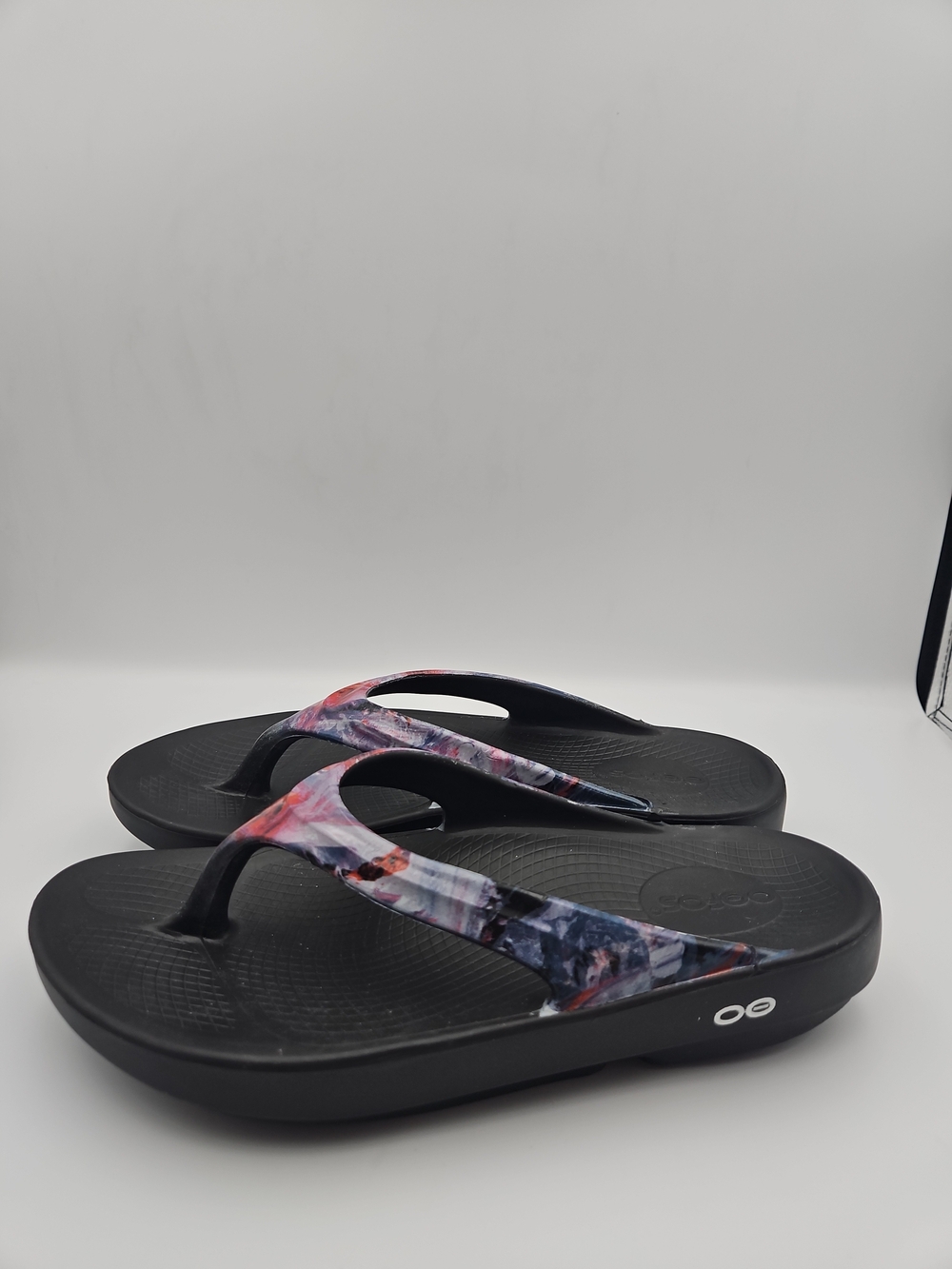 OOFOS Women's Black Flip Flops with Multicolor Straps
